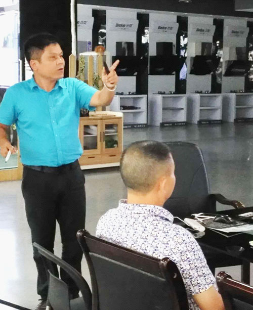 吉首經(jīng)銷商參觀比克總部獲益匪淺