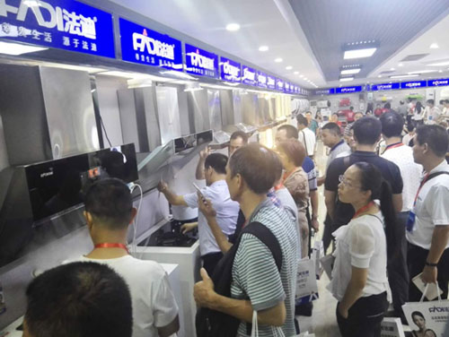 春風(fēng)十里，不如法迪熱水器“等你”
