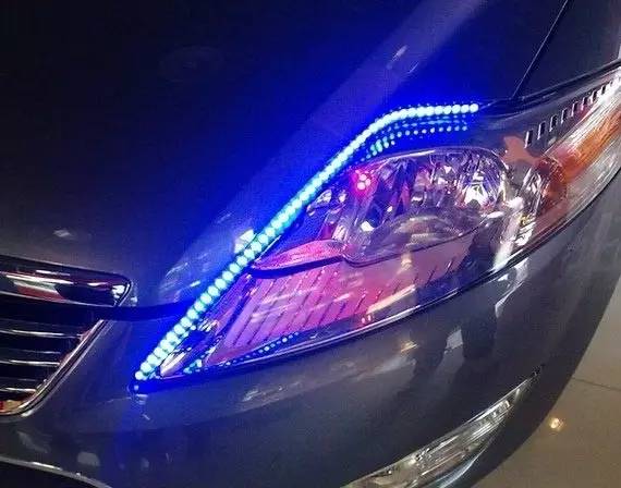 除了照明，汽車車燈還能干嘛？